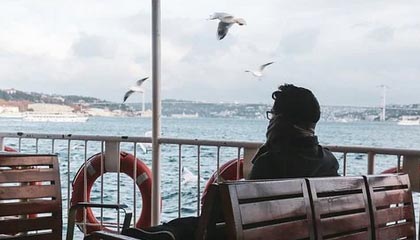 51爆料深度揭秘：猛料风波背后，神秘人在粉丝见面会的角色罕见令人意外